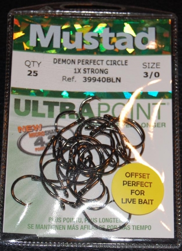 Mustad 39940NP-BN Demon Perfect Circle Hooks Size 3/0 Jagged Tooth Tackle