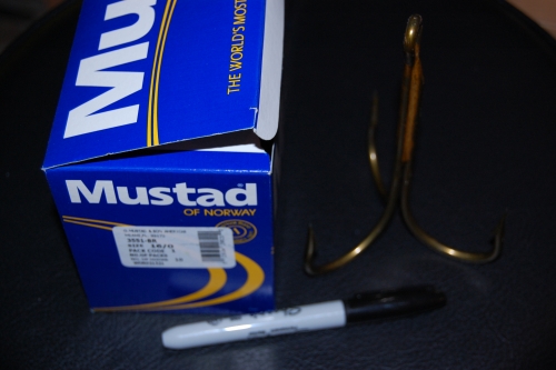 Mustad 3551-BR Bronze Treble Hooks Size 16/0 Jagged Tooth Tackle