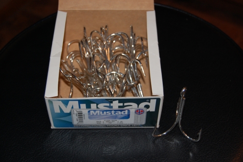 Mustad 3551-DT Duratin Treble Hooks Size 10/0 Jagged Tooth Tackle