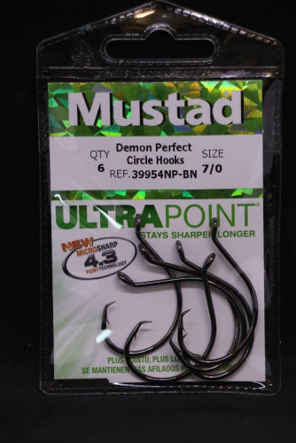 Mustad 39954NPBN-90 Ultra Point Demon Perfect Circle Hooks Size 9/0 Pack of 4 