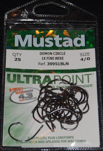 Mustad 39951NP-BN Ultra Point Size 4/0 Demon Circle Hooks Jagged Tooth  Tackle
