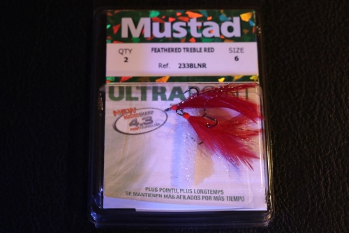 Mustad 233NP-BLNR Red Dressed Treble Hooks Size 6 Jagged Tooth Tackle