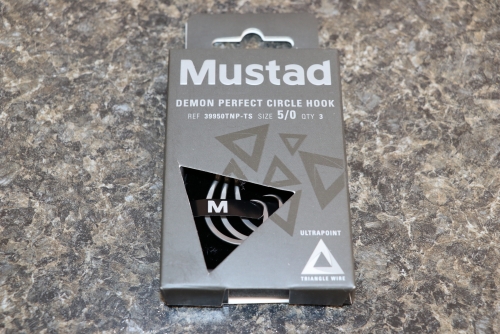 Mustad 39950TNP-TS Triangle Demon Perfect Circle Hooks Size 5/0 Jagged  Tooth Tackle