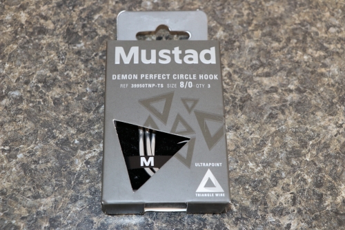 Mustad 39950TNP-TS Triangle Demon Perfect Circle Hooks Size 8/0 Jagged  Tooth Tackle