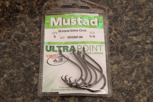 Mustad 39935NP-BN Ultra Point 2X Inline Octopus Circle Hooks Size 5/0  Jagged Tooth Tackle