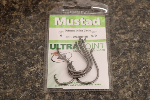 Mustad 39935NP-BN Ultra Point 2X Inline Octopus Circle Hooks Size 6/0  Jagged Tooth Tackle